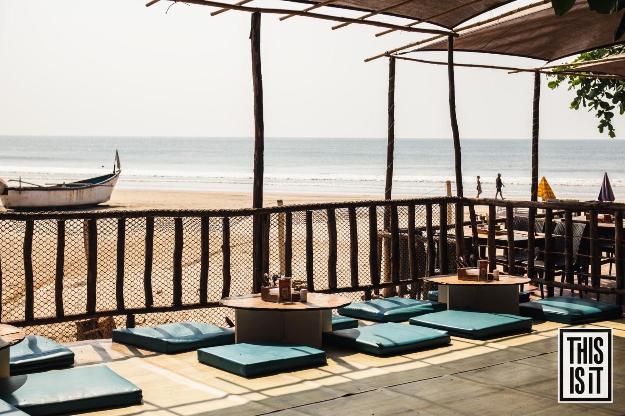 This Is It Beachfront - Rooms, Cafe & Events Арамболь Экстерьер фото